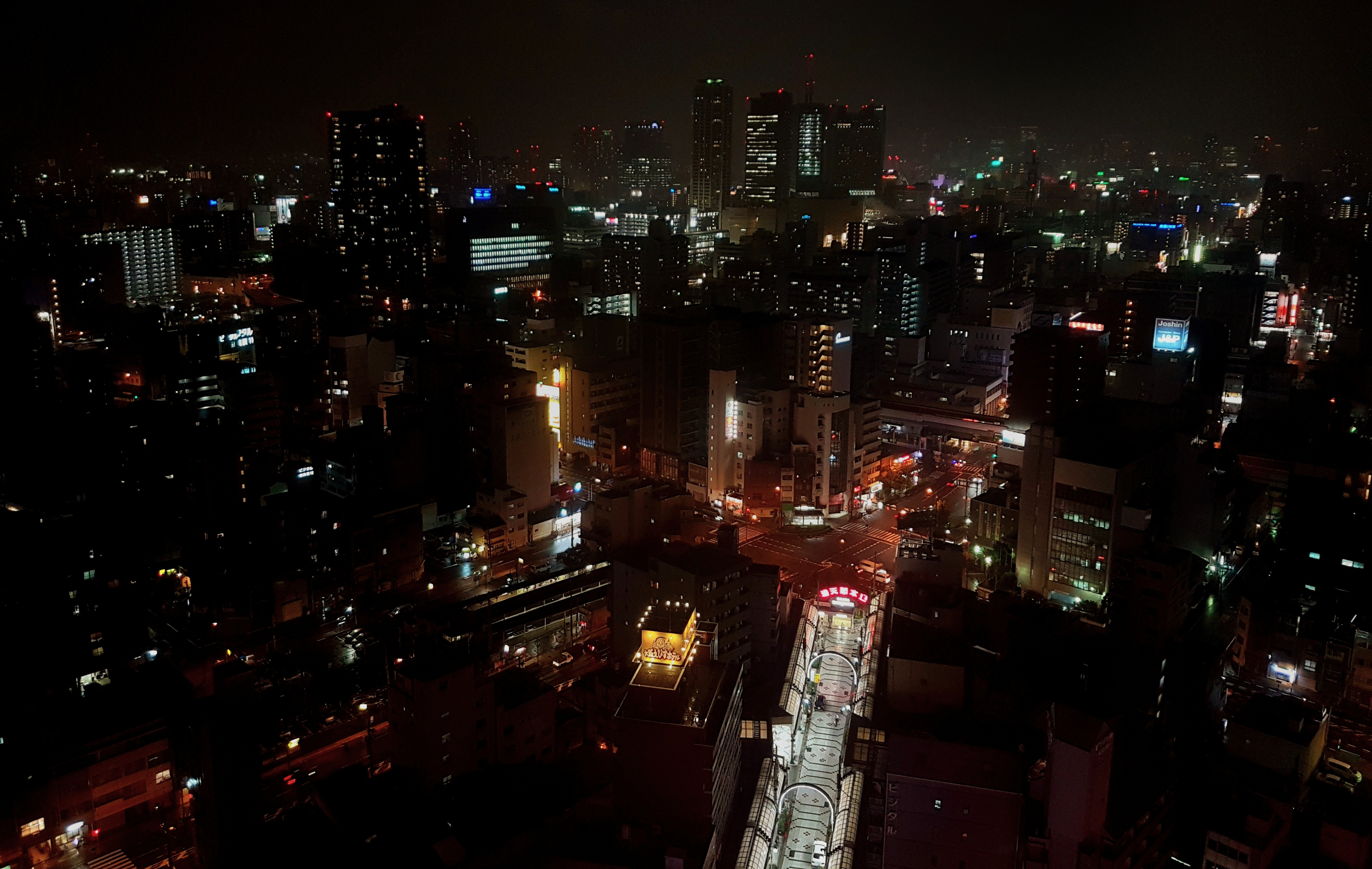 Osaka seen from the Tsutenkaku tower (ph. Daniele Grattarola)